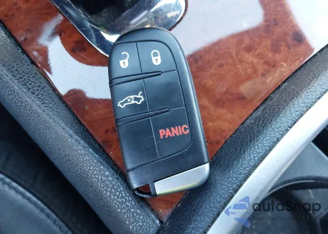 2013 Chrysler 300 Motown из США, поврежденный, VIN 2C3CCAAG1DH735789